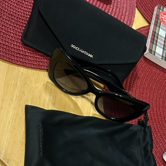 Dolce and Gabbana cateye glasses in black. Made in Italy - Picture 4 of 7